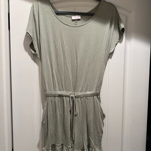 Women’s Sage/Light Green Short Sleeve Romper Size Small